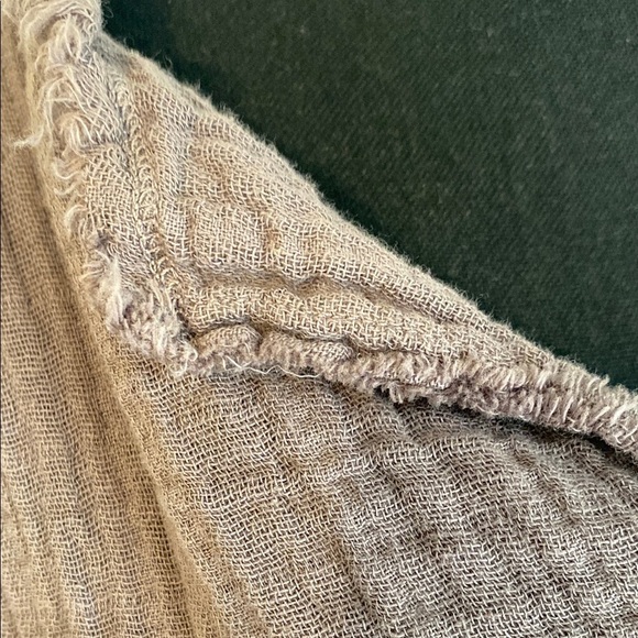 It is Well L.A. Tunic Top Long Sleeve V-Neck Mocha Relaxed Raw Edge Gauzy Medium - Picture 6 of 12